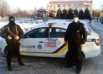 В Николаеве женщину ограбил сводный брат – полицейские охраны его задержали (ФОТО)