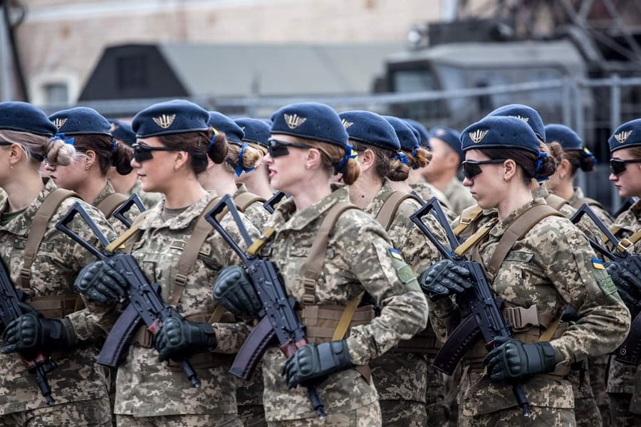 В украинской армии служит свыше 31 тысячи женщин 1