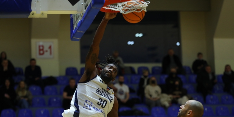 МБК «Николаев» с разгромным счетом уступил «Харьковским Соколам» (ВИДЕО)