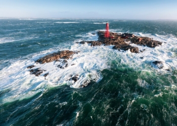 60 фильмов и необитаемый остров: за победу в конкурсе шведская медсестра проведет неделю на маяке