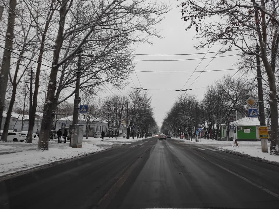 ЭЛУ автодорог Николаева отчиталась о первых результатах работы во время ухудшения погоды и снегопада (ФОТО) 5