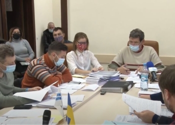 Депутаты комиссии по ЖКХ согласовали ликвидацию ЖКП «Південь», но дольше выясняли, кто и зачем сталкивает их лбами с другими депутатами (ВИДЕО)