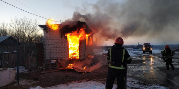 Под Николаевом на предприятии горела “караулка”, а мог загореться склад пестицидов (ФОТО)