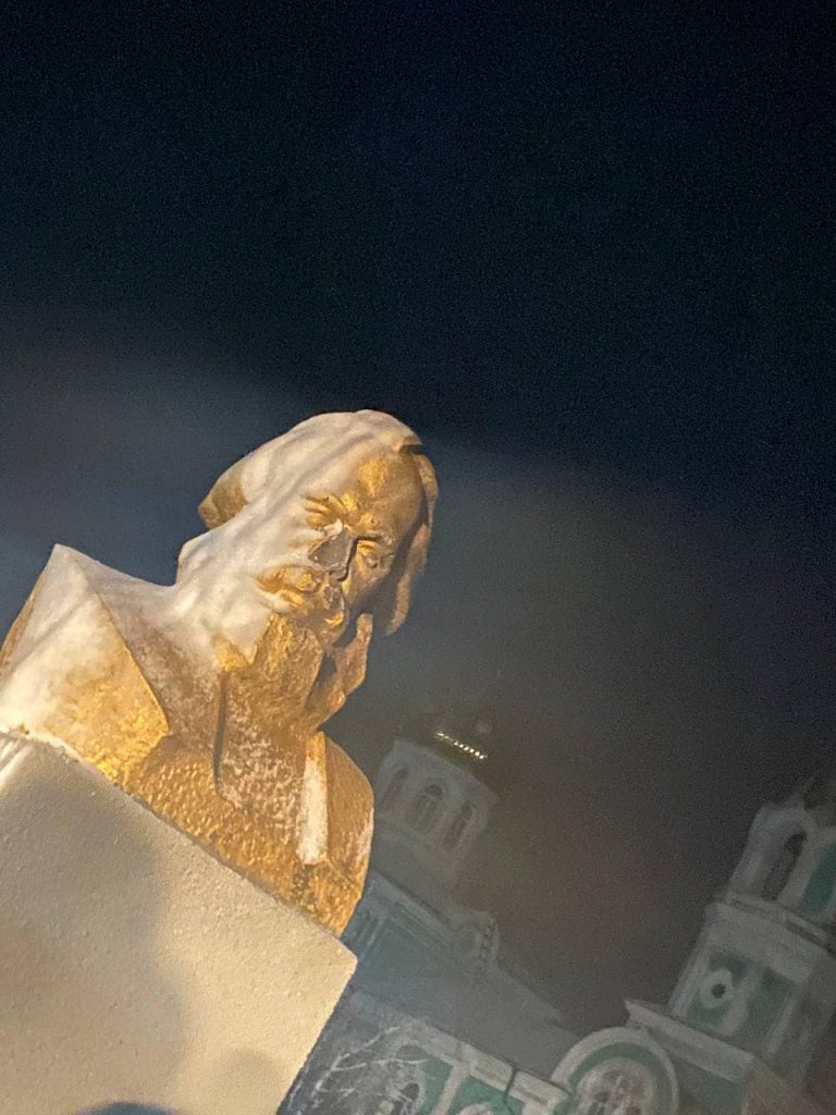 Последний в Украине памятник Ленину снесли (ФОТО, ВИДЕО) 3