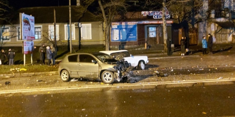 Вечернее ДТП в Вознесенске: пострадали молодой мужчина и ребенок (ФОТО)