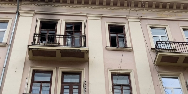 В многоэтажке Черновцов взорвался туристический газовый баллон – хозяин квартиры с ожогами в больнице (ФОТО)