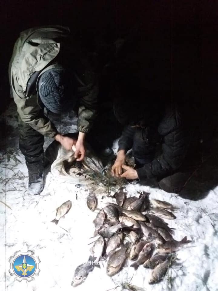 Незаконно добыли 172 карася: Николаевский рыбоохранный патруль задержал браконьеров (ФОТО) 5