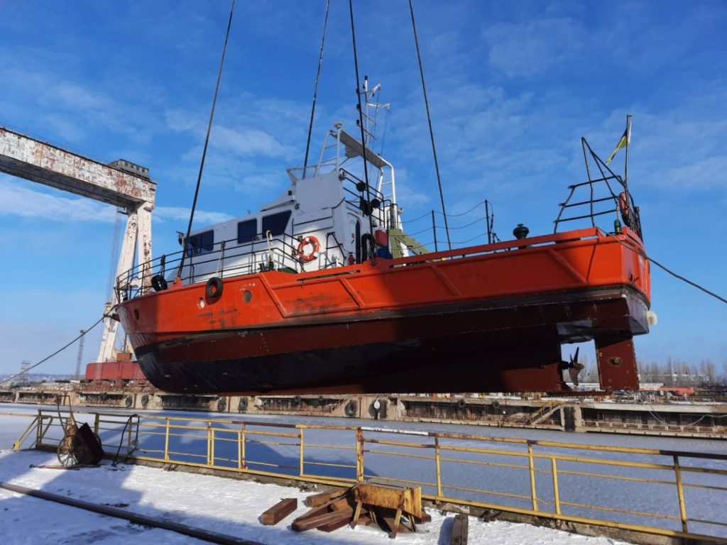Одесская фирма начала ремонт гидрографического судна на заводе "Океан" 1
