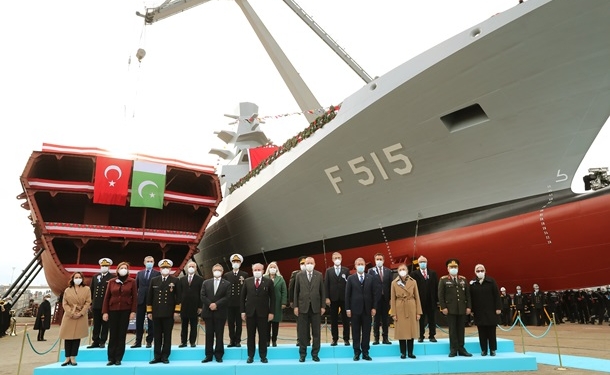 В Турции спустили на воду свой первый фрегат “Стамбул” (ФОТО, ВИДЕО)