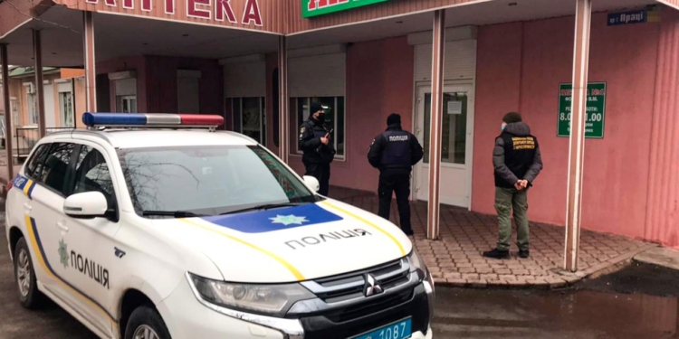 Искали и нашли. В аптеке Первомайска провели обыск – изъяли наркотики (ФОТО)