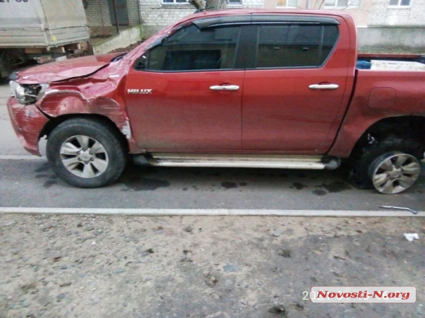 В Николаеве пьяный водитель «Тойоты», убегая с места ДТП, разбил свой автомобиль 1