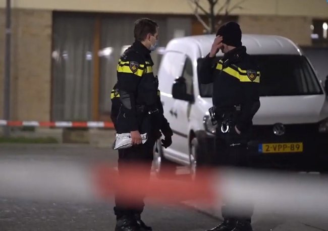В Роттердаме прогремел мощный взрыв - ударной волной выбиты окна, повреждены машины (ВИДЕО) 1
