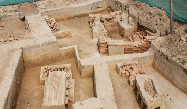 В Индии обнаружили древние саркофаги “на ножках” возрастом 4 тысяч лет (ФОТО, ВИДЕО)