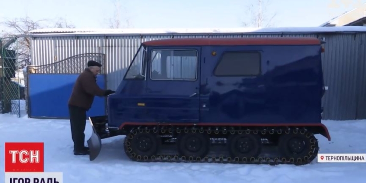Если снова снегопад. Украинец придумал машину, которой не страшны любые сугробы (ВИДЕО)