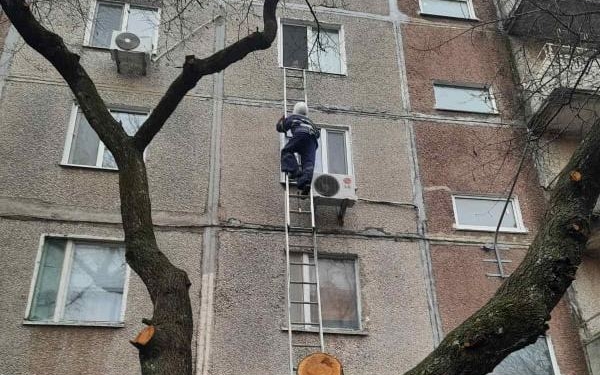 Новый год николаевские спасатели начали с добрых дел (ФОТО)