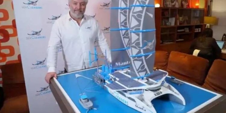 Устал от мусора в океане. Француз придумал яхту, которая превращает пластик в топливо (ФОТО)