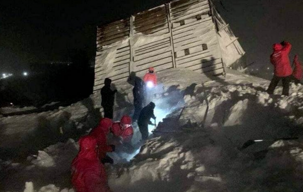 В Норильске лавина раздавила туристический домик, погибли люди (ФОТО, ВИДЕО)