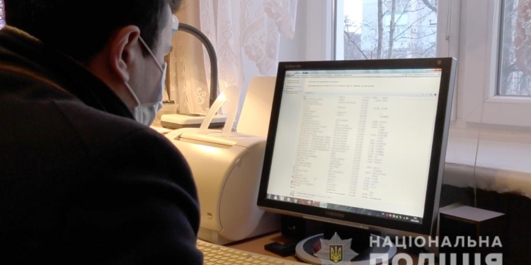 В Николаеве обнаружили распространителей детской порнографии. Один сопротивлялся полиции (ФОТО, ВИДЕО)