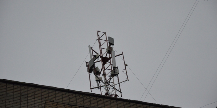 Вонь и тьма, а кто заплатит? В Николаеве депутаты проверили общежитие СКП «Гуртожиток» (ФОТО и ВИДЕО)