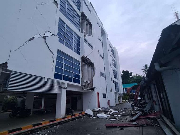 В Индонезии мощное землетрясение, погибло больше 30 человек. Посольство Украины открыло "горячую линию" (ФОТО, ВИДЕО) 7