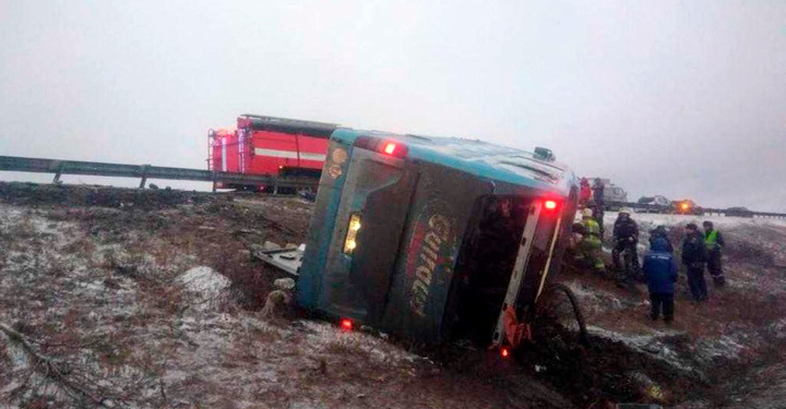 В РФ перевернулся автобус Москва-Донецк, есть погибшие и травмированные (ФОТО, ВИДЕО)