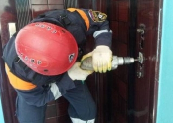 Полиция взломала дверь, чтобы зайти в дом  начальника УКС Николаева