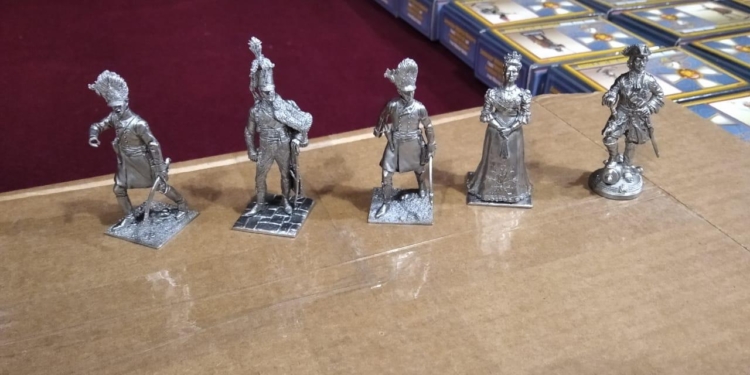 Украинец вез из РФ армию оловянных солдатиков – на 700 тыс. грн. (ФОТО)