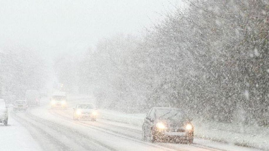 Внимание, опасность на дорогах: 2–3 декабря в Украине ожидается мокрый снег 1