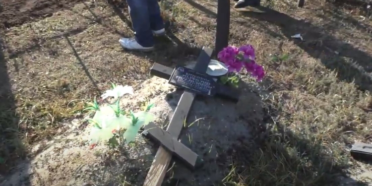 Николаевская полиция задержала вандала, разгромившего кладбище в Прибугском (ВИДЕО)