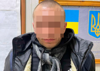 Грабителя, который проник в дом жительницы Вознесенского района и жестоко избил ее с требованием денег, задержали (ФОТО)