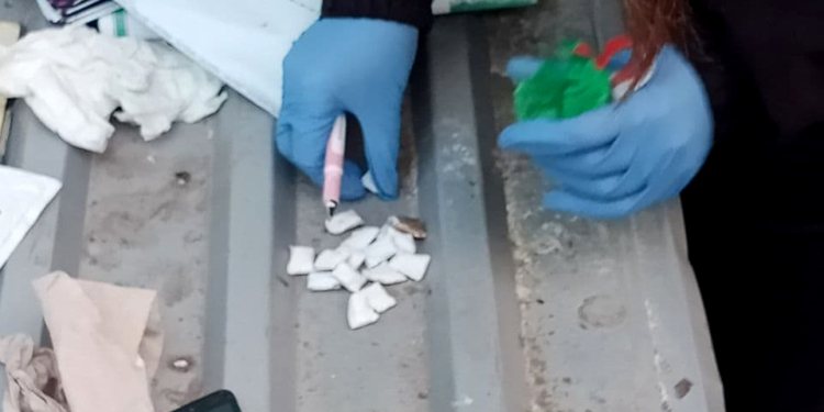 В Николаеве патрульные задержали мужчину с «закладками» (ФОТО)