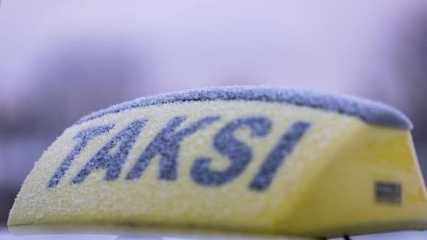 Жаль, что у нас таких акций не проводят: завтра в Финляндии за поездку в такси можно будет расплатиться своим мнением