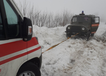 Только сегодня николаевские спасатели вытащили из сугробов 2 “скорых” (ФОТО)