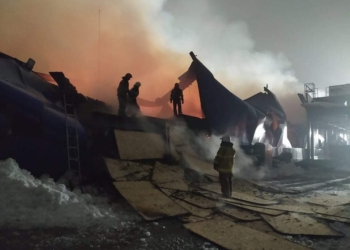 В Первомайске ликвидировали пожар в гипермаркете “Эпицентр” (ФОТО)
