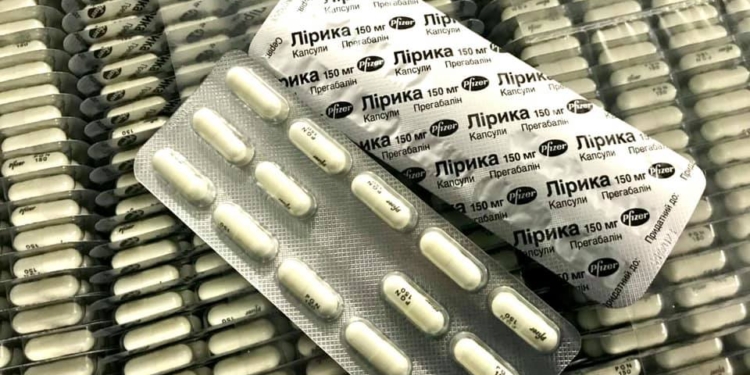 В Борисполе задержали гражданина Кувейта – вез в Турцию 2 чемодана таблеток, которые у нас можно купить только по рецепту (ФОТО)