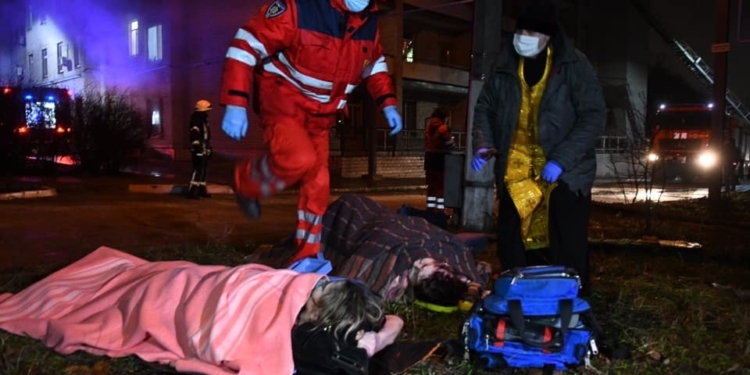 В Запорожье ночью загорелась реанимация инфекционной больницы, погибли 4 человека (ФОТО, ВИДЕО)