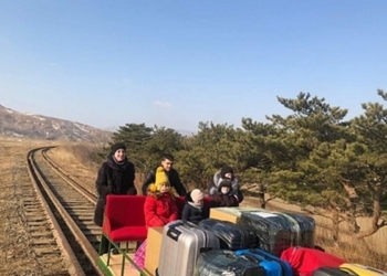 Российские дипломаты из-за эпидемии выбирались из КНДР на самодельной дрезине (ВИДЕО)