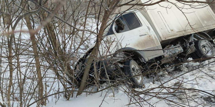 Еще четыре автомобиля вытащили спасатели Николаевщины из снежных заносов (ФОТО)