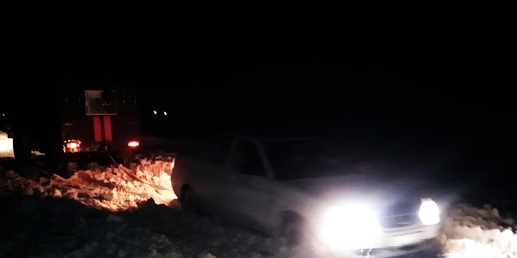 За вчерашний вечер спасатели Николаевщины вытащили из сугробов 4 легковушки (ФОТО)