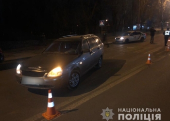 В Николаеве ВАЗ сбил девушку на пешеходном переходе. Кто видел? (ФОТО)