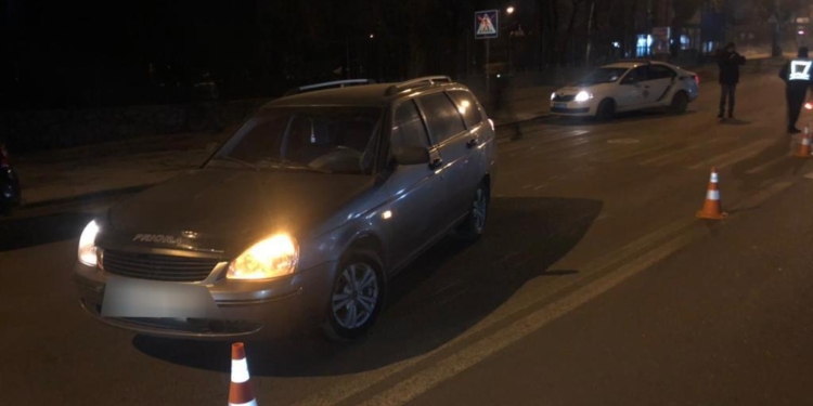 В Николаеве ВАЗ сбил девушку на пешеходном переходе. Кто видел? (ФОТО)