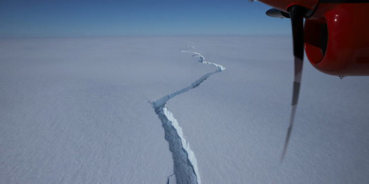 Больше Киева. Огромный кусок ледника откололся в Антарктиде – там раньше была британская станция (ФОТО, ВИДЕО)