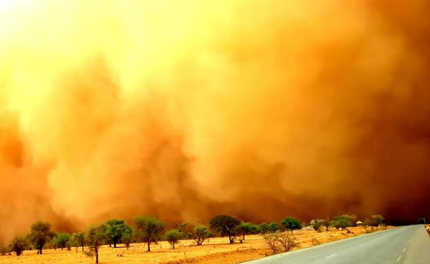 Оранжевое небо. Циклон принес песок из Сахары и окрасил все вокруг (ФОТО, ВИДЕО)