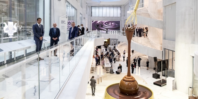 В Швейцарии Музей шоколада с 9-метровым шоколадным фонтаном через полгода после открытия впервые примет посетителей (ФОТО, ВИДЕО)