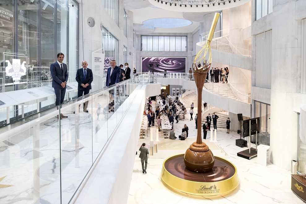 В Швейцарии Музей шоколада с 9-метровым шоколадным фонтаном через полгода после открытия впервые примет посетителей (ФОТО, ВИДЕО) 7