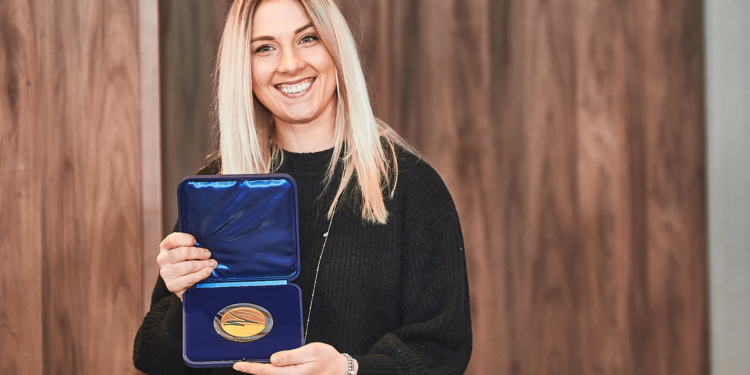 Николаевская саблистка Ольга Харлан получила награду от Международной федерации фехтования (ФОТО, ВИДЕО)