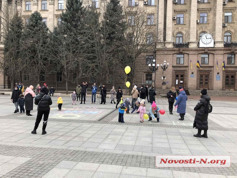 В Николаеве родители с детьми протестовали против перевода детских садов и школ на питание в КООП (ФОТО, ВИДЕО) 9