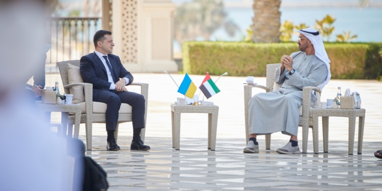 Визит Зеленского в ОАЭ: водительские права, плодородие почв, сопротивление климату и $1 млрд. для Укроборонпрома (ФОТО)