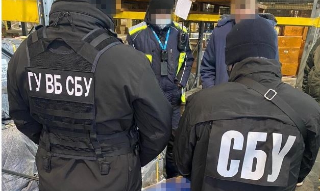 В Борисполе задержали 10 тонн контрабандных сигарет, канал работает давно (ФОТО, ВИДЕО)