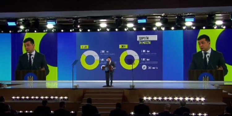 В Украине восстановят 150 замков и музеев, отремонтируют 6,5 тыс.км дорог, запустят новые электрички и аэропорты, – Зеленский